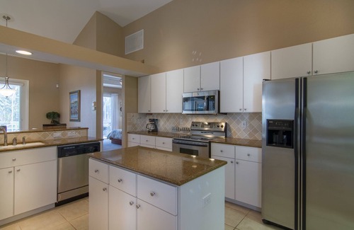 Yacht Club Villa | Vida de ocio en el Yacht Club, uno de los lugares más deseables de Cape Coral