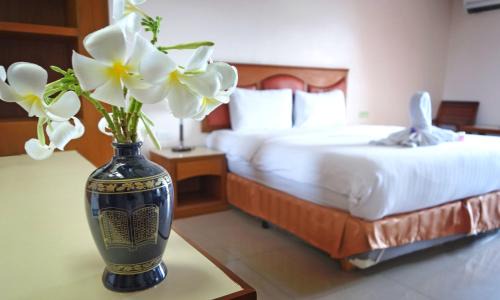 North Pattaya Hotel | Lek Villa