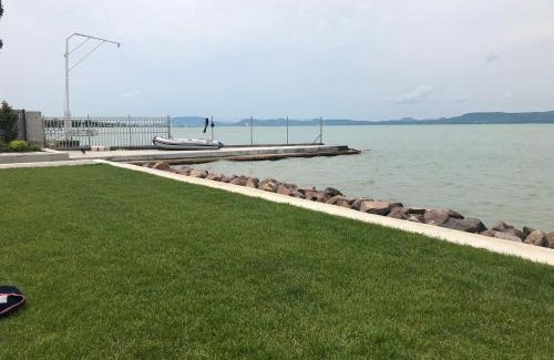 Balatonlelle Apartamento | Lela lakeside apartman a vizek szerelmeseinek