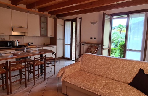 Sarnico Apartamento | Lella's house in residence with pool