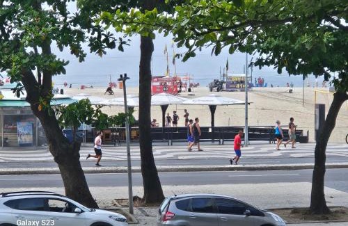 Leme Apartamento | Leme de frente para o mar na Quadra Gourmet da Atlântica
