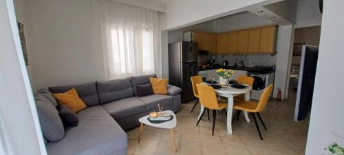 Neoi Epivates Apartamento | Lemon Drop Beach Apartment