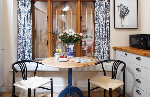 Painswick Cabaña | Lemon Tree Cottage - Luxury Cottages