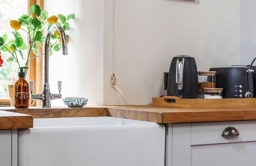 Painswick Cabaña | Lemon Tree Cottage - Luxury Cottages