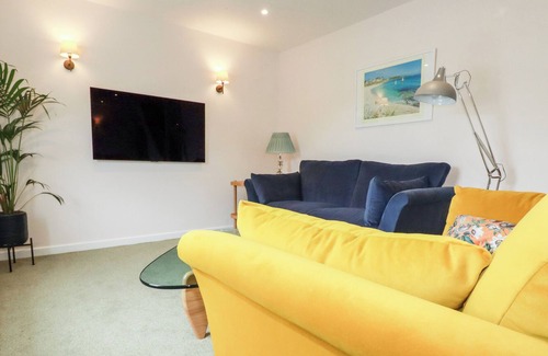Mylor Bridge Cabaña | LEMON TREE, family friendly, country holiday cottage in Mylor Bridge