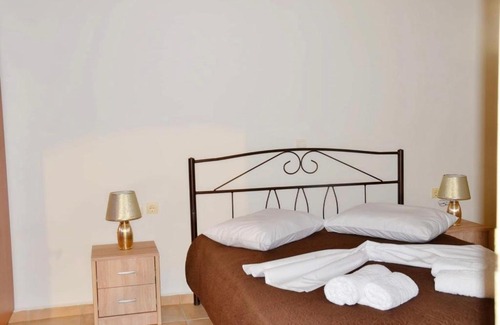 Galatas Apartamento | LEMON TREE