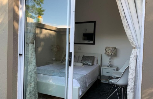Greater Johannesburg Metropolitan Area Casa | Lemon Tree Guest Cottage in Featherbrooke Estate