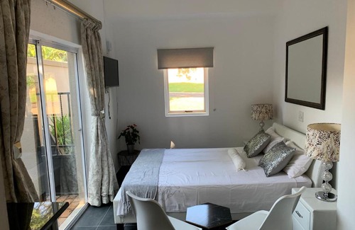 Greater Johannesburg Metropolitan Area Casa | Lemon Tree Guest Cottage in Featherbrooke Estate