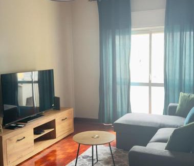 Guarda Apartamento | Lemon Tree House 2nd Floor - NO LIFT - Stairway 2 Andar sem elevador