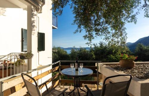 Nisaki Apartamento | Lemon Tree House