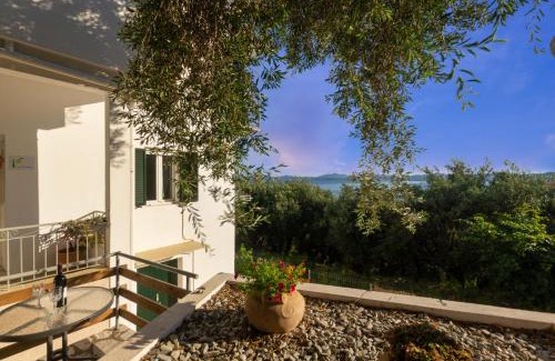 Nisaki Apartamento | Lemon Tree House