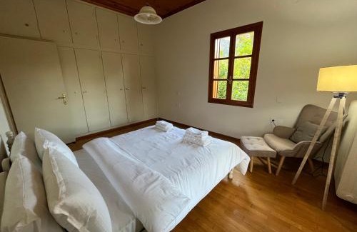 Leonidio Casa | Lemon Tree House
