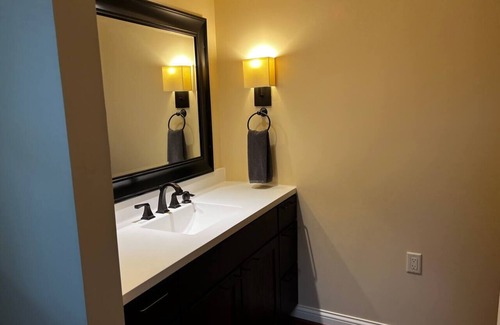 Unionville Cabina | LemonLife Luxury Lodge w/ Lake View & Access, Boat Avail.