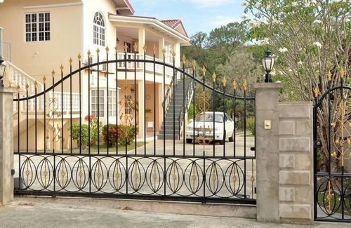 Black Rock Casa | Len & Leona Holiday Hideout