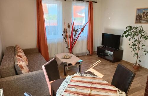 Miercurea-Ciuc Apartamento | Lend apartman in the garden