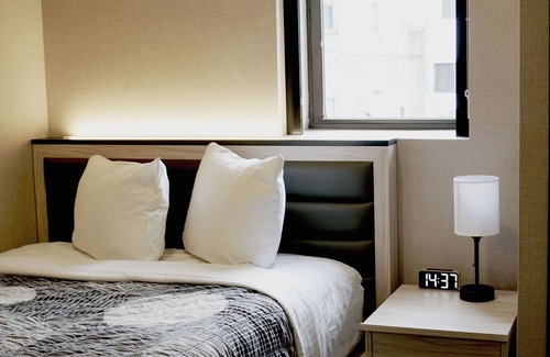Chinatown Hotel | Leon Hotel LES