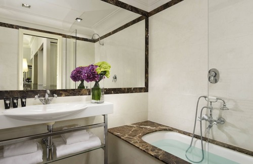 Sallustiano Hotel | Leon's Place Hotel