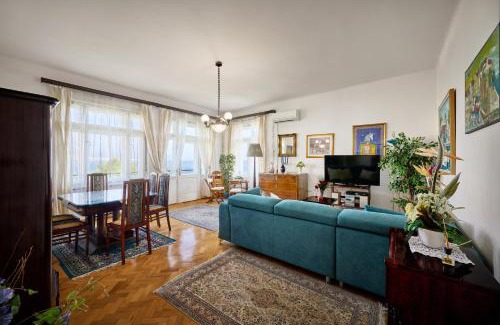 Opatija Apartamento | Leona Authentic Beachfront Villa 2BR APT