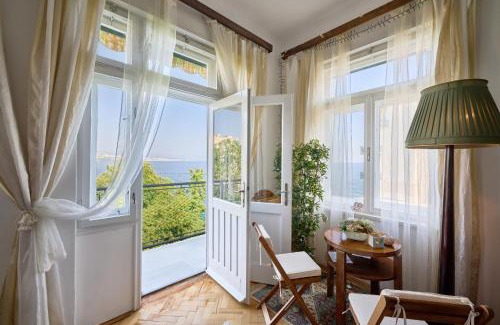 Opatija Apartamento | Leona Authentic Beachfront Villa 2BR APT