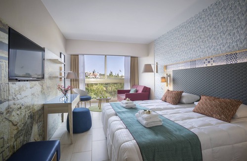 Chlorakas Complejo | Leonardo Laura Beach & Splash Resort