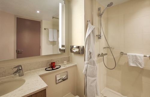 Heathrow Villages Hotel | Leonardo London Heathrow Airport