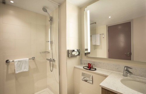 Heathrow Villages Hotel | Leonardo London Heathrow Airport