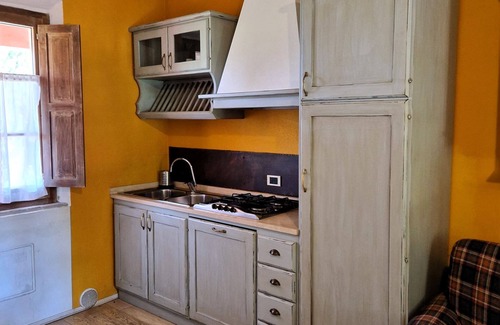 Chiusi Apartamento | Leone - Apartment with double bed and kitchen