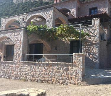 Livadi Apartamento | Leonidio Rock climbing house