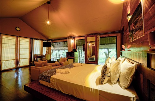 Palatupana Otro | Leopard Reach Yala by Seven Angels