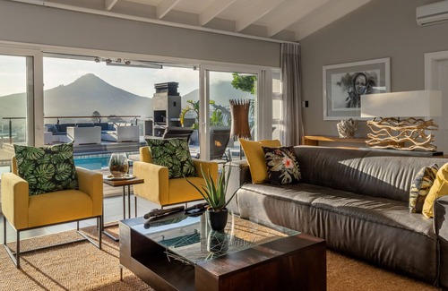 Scott Estate Casa | Leopard Rock arguably the most exclusive and prominent position in Hout Bay.