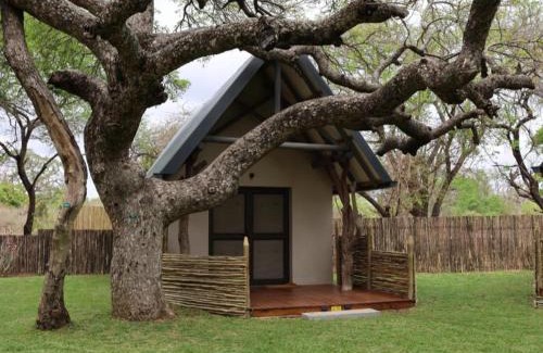 Thorny Bush Game Reserve Cabina | Leopard's Bend Bush Lodge