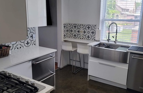 South Charleston Casa | LEOS LOFT- Private Spacious 2 BR Suite in charming town - Only 8 miles to I-70!