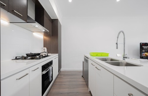 Austral Casa | Leppington/4室私密别墅/交通便利/带热水浴缸/大草坪/带车库/温馨舒适