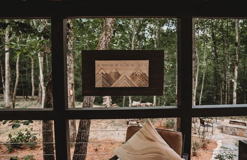 Monteagle Cabina | Leprechaun Lodge at The Retreat at Deer Lick Falls
