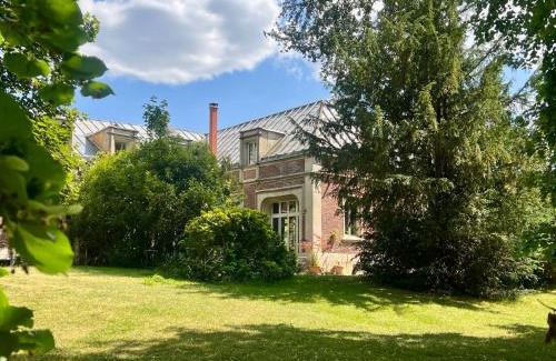 Boissy-Saint-Leger Casa | Les écuries du château
