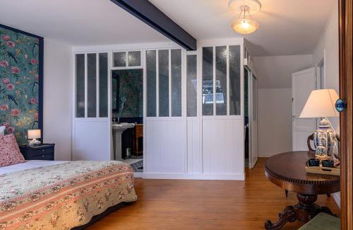 Saint-Pierre-Eglise Casa | Les 13 lavoirs d'antan - chambre la belle époque