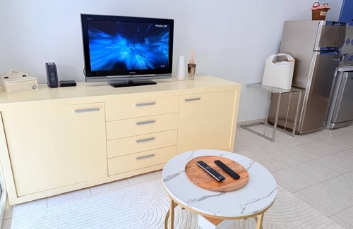 Cannes Apartamento | Les 3 Îles Location. Air-conditioned apartment 50m from Juan Les Pins beaches