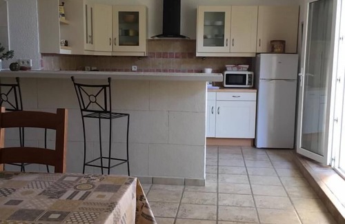 Graveson Otro | Les Alpilles St Rémy de Provence charming house with garden and pool 0661593020