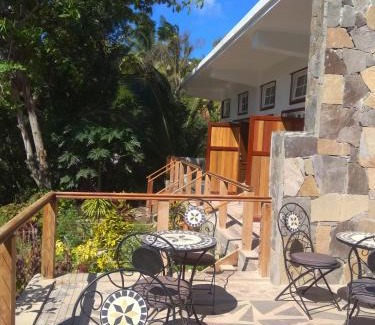 Port Mathurin Cama Y Desayuno | Les Antigones