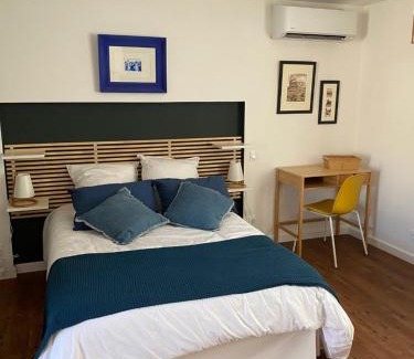 Uzes Casa | Les cèdres
