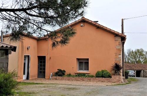 Mauleon Cama Y Desayuno | Les Chambres d'Isa, 15km du Puy du Fouu
