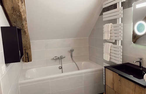 Savigny-les-Beaune Cama Y Desayuno | Les Chatelôts-Habitacion Doble-Baño con ducha-Vineyard view
