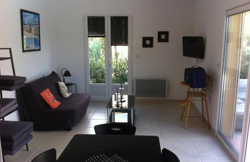 Aups Apartamento | Les cigales des près appartement