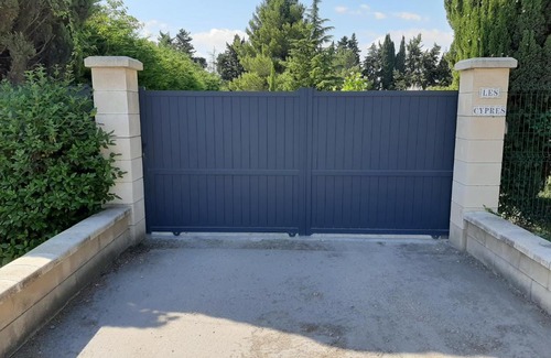 Maillane Casa | LES CYPRES