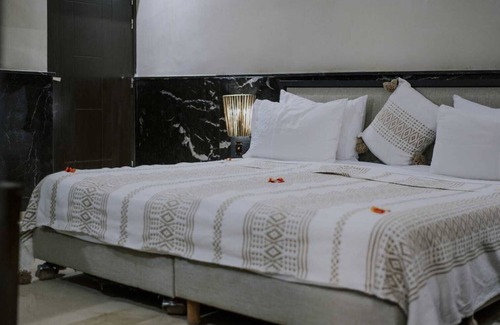 Assouel Casa | Les Deux Palmiers Chambres , un Endroit Pour Faire la Fête à Marrakech
