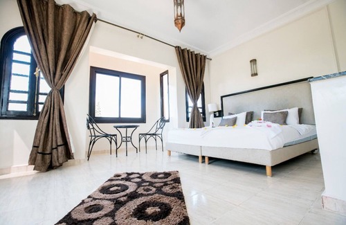 Assouel Casa | Les Deux Palmiers Chambres , un Endroit Pour Faire la Fête à Marrakech