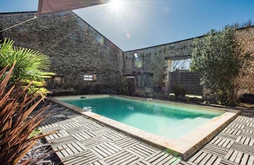 Champagne-et-Fontaine Casa | Les Ecures 1