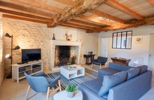Champagne-et-Fontaine Casa | Les Ecures 1