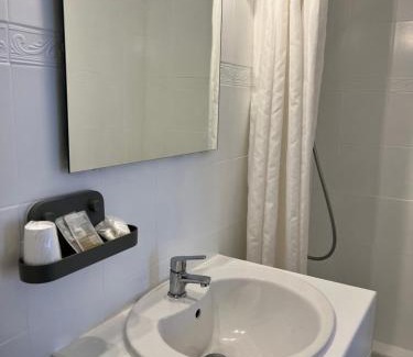 Villeneuve-les-Beziers Hotel | Les Enfants Terribles
