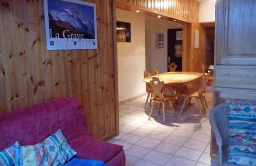 La Grave Apartamento | Les Enfetchores - apartment overlooking la Meije